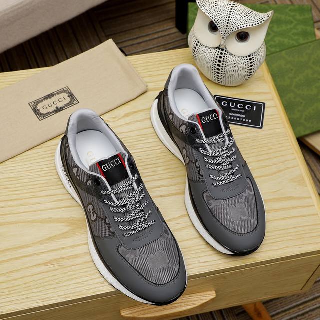 工厂价 Gucci 古奇官网男士休闲鞋同步款，鞋面选用牛皮配进口新品牌元素 古奇，彰显不俗的气息，设计简约套脚款型 超级百搭 内里皮，橡胶大底 ，4个颜色可选！
