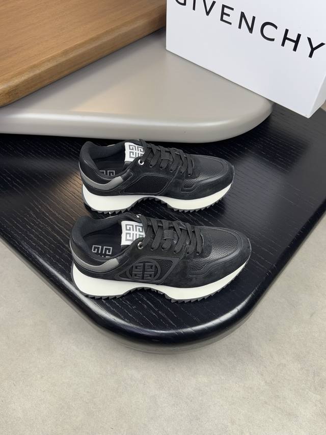 givenchy 纪梵希 -高端品质 原单休闲运动鞋 -鞋面；摔纹小牛皮、反绒小牛皮、鞋身车缝品牌塑胶图腾 -内里：品牌帆布，垫脚; 水染牛皮 -大底：超轻耐磨