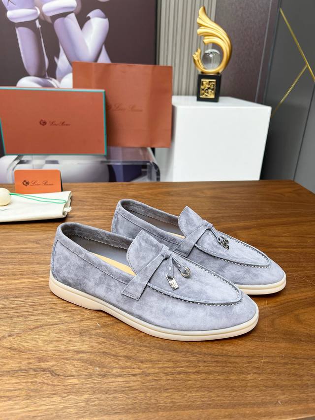女码：35--40，出厂价： 男码：39--46，出厂价： 代购级，高版本 意大利 Loro Piana 诺悠翩雅tennis Walk系列 Lp情侣款乐福鞋