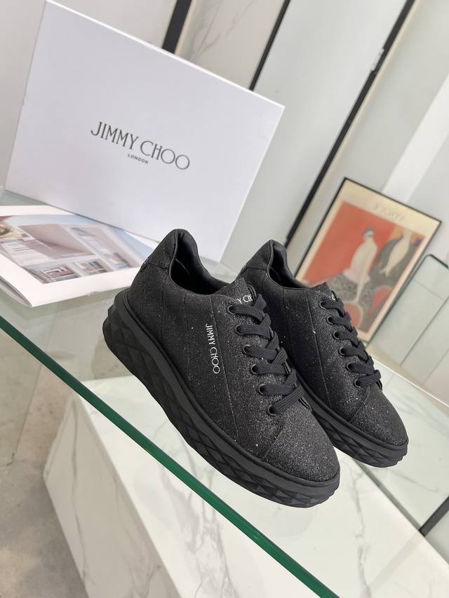 出厂价 拼接 Jimmy Choo周仰杰 2024春夏jc新款diamond 运动鞋系列上新鞋面采用原版进口牛皮拼接鞋底采用品牌元素防钻石多面切割塑形立体感十足