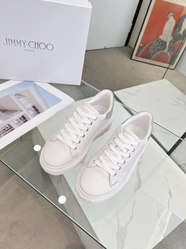出厂价 Jimmy Choo周仰杰 2024春夏jc新款diamond 运动鞋系列上新鞋面采用原版进口牛皮拼接鞋底采用品牌元素防钻石多面切割塑形立体感十足，鞋底
