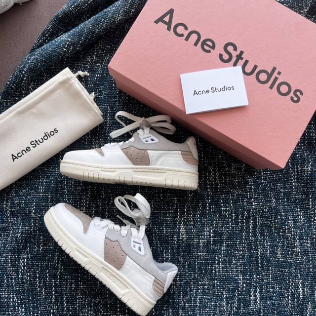 Acne Studios Ss23 Face最新高颜值小白鞋，专柜购版顶级复原&博客店主各大明星纷纷种草以80年代的经典球鞋作为设计灵感，将标志性的设计在鞋扣鞋