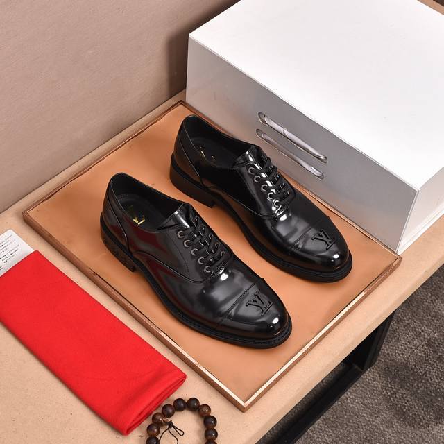 出厂价 水染牛里 半真皮大底 全套包装 Louis Vuitton* 高端 路易威登 22年专柜最新款 正装商务皮鞋原版最高品质！进口意大利小牛皮面料牛皮内里