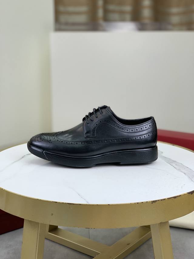 工厂价 顶级品质 Salvatore Ferragamo 菲拉格慕商务皮鞋，1:1顶级代购品质，鞋面进口精选原版开边珠小牛皮，内里垫脚均用进口原版水染牛皮，进口