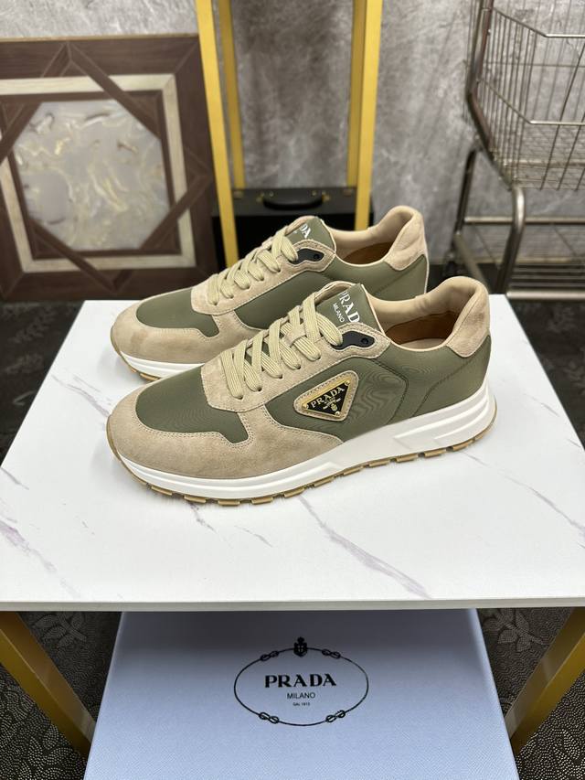 Prada-普拉达 奢牌运动休闲鞋，进口原版反绒牛皮材质，牛皮内里 高档舒适，原版大底轻盈耐磨！纯手工制作，细节决定品质！38-45 38、45定做不退换 A3