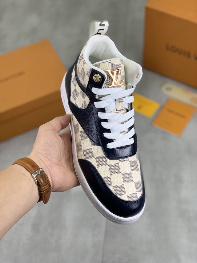 出厂价 实价 Louis Vuitton 新款lv路易威登 * Lv经典高帮潮鞋！选用进口原厂柔软小牛皮，柔软猪皮内里.原版耐磨橡胶大底！高品质精品！码数：38