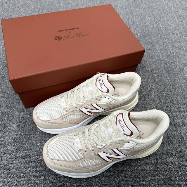 loro Piana联名new Balance 990V6联名款运动鞋！ 此番新品，Loro Piana为经典990系列注入全新灵感。定制高品质牛皮，定制订制进