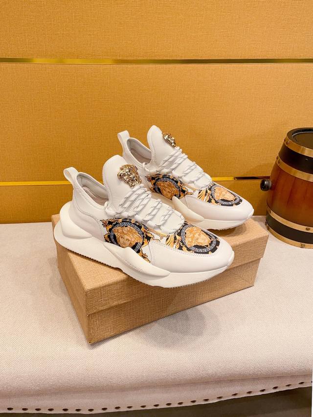 情侣款 Versace 范思哲 原单高品质 情侣款 品牌高端品牌！最新力作：采用最新科技：弹跳助力鞋，让行走更加便捷舒适！独家新款，惊世之作，原版1：1质量复刻