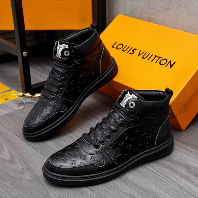 商品商标：Louis Vuitton 路易威登 休闲鞋 正码码数: 38-44 商品材料：精选 头层牛皮鞋面，进口羊皮内里。原版大底