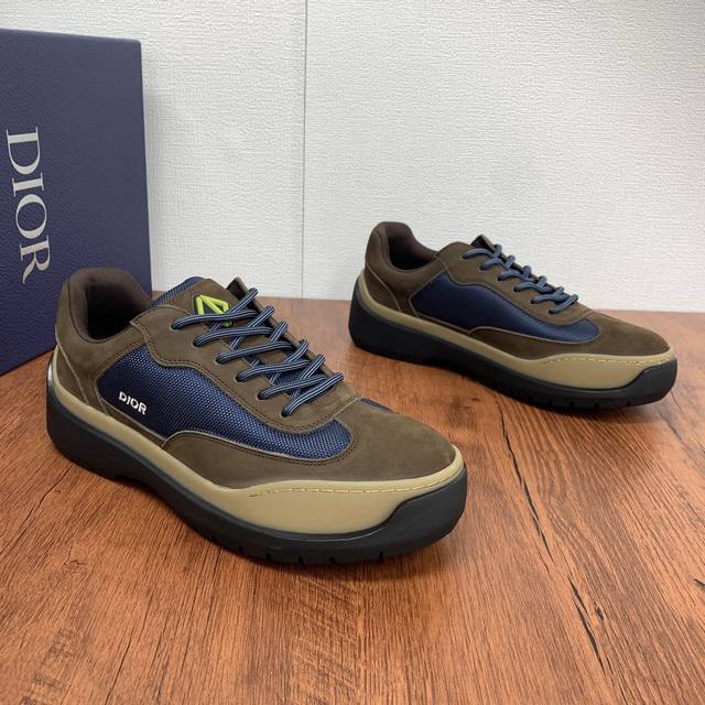 编码： Dior 迪奥 2024秋季最新领先专柜新款厚底男士休闲鞋 徒步运动鞋男高品 重工打造首发新款 牛皮 牛反绒皮拼接网布鞋面 皮料材质看细节 精选皮料 高
