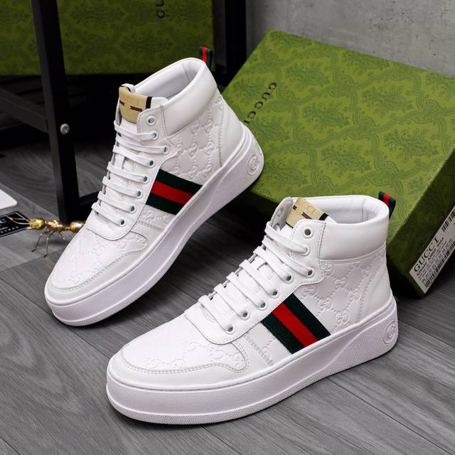 商品商标：Gucci 古驰 休闲鞋 正码码数: 38-44 商品材料：精选 头层牛皮鞋面，进口羊皮内里。原版大底