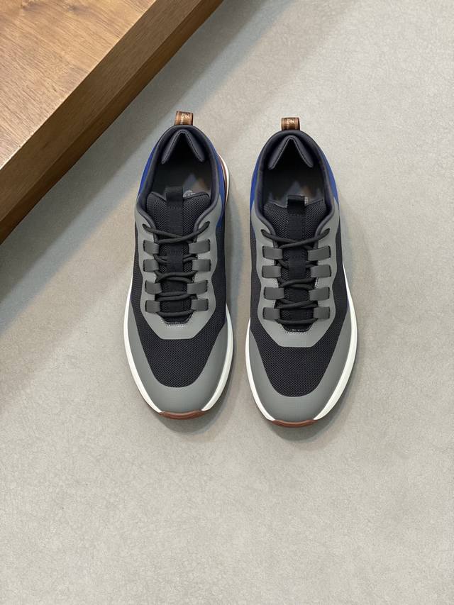 loro Piana 诺优翩雅 经典款慢跑鞋，男士系带休闲鞋运动鞋，高品质轻便舒适面料，户外休闲均可，配色年轻又有活力，有3M反光设计，搭配运动装或休闲西装都超