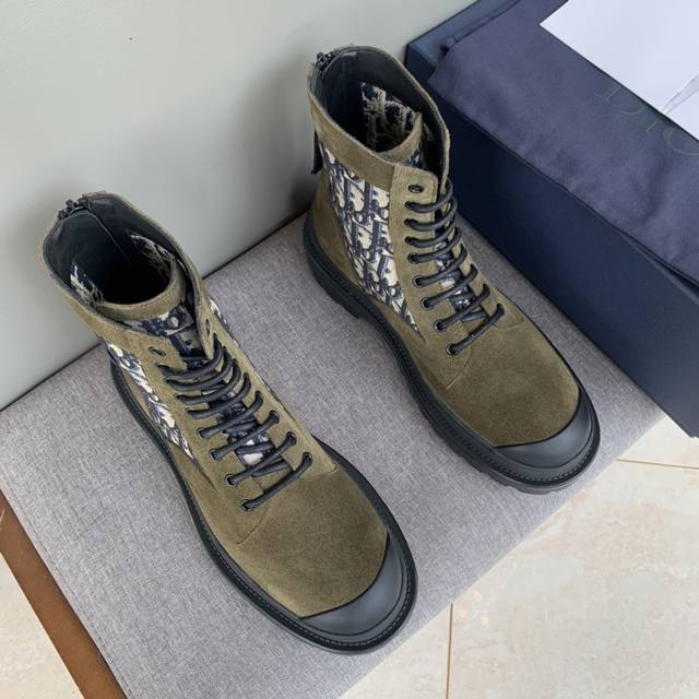 dior～冬季系列，原版1比1开发 休闲男士皮鞋 重金打造，鞋靴选用进口牛皮+进口dior专用布料 不易变形黑色牛皮内里 Dior大五金镶嵌 原版tpu抽真空大