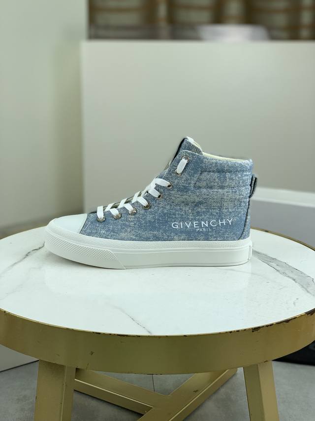 工厂价 顶级高端版本 代购品质 原版开发 纪梵希 Givenchy 情侣款高帮 标准码：35-44； 34 45 46 47可以定做 等级：官网同款 原单品质材