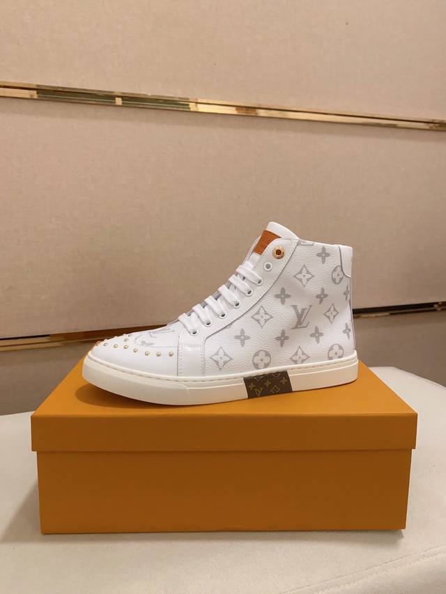 工厂价 Louis Vuitton 路易威登 Lv 顶级新款专柜同步发售，鞋面意大利进口头层牛皮，全进口羊皮内里，完全1比1复刻，鞋底：原厂特供原版底，独家活动