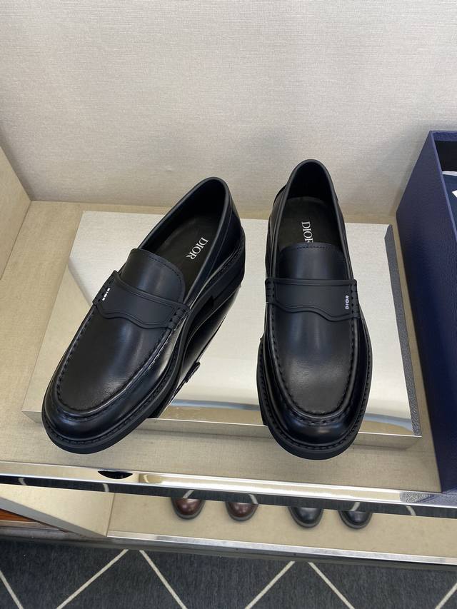 dio* 高品质，顶尖工艺品 男士时尚经典乐福鞋 正码：39－44 5一10 ： 超轻盈舒适！货！顶级手工艺意大利全面进口原皮 超强质感、手感 ，内里进口绸面小