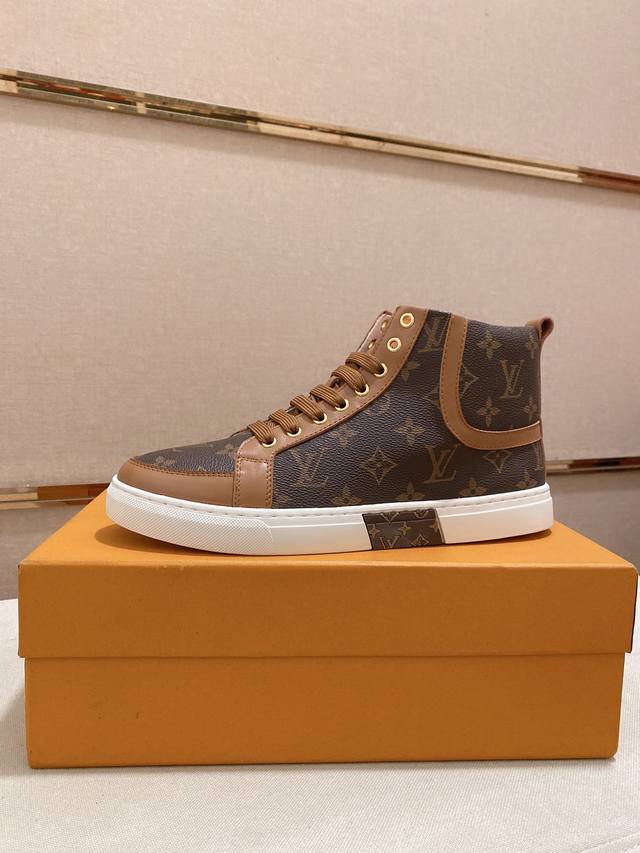 工厂价 Louis Vuitton 路易威登 Lv 顶级新款专柜同步发售，鞋面意大利进口头层牛皮，全进口羊皮内里，完全1比1复刻，鞋底：原厂特供原版底，独家活动