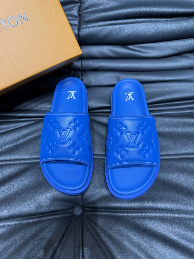 实价 38-45 45定做 Louis V*高端精品 奢品拖鞋，1:1高端品质，休闲阳光宽松舒适型，最高版本高品质精品，经夏季必入哦！