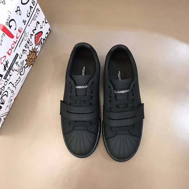 实价 2024夏季新款dolce＆Gabbana 顶级原单 Size：38-45 Dg重工系列，进口头层牛皮，撞色设计超好看，彩色水染内里，精致奢华，超a级别！