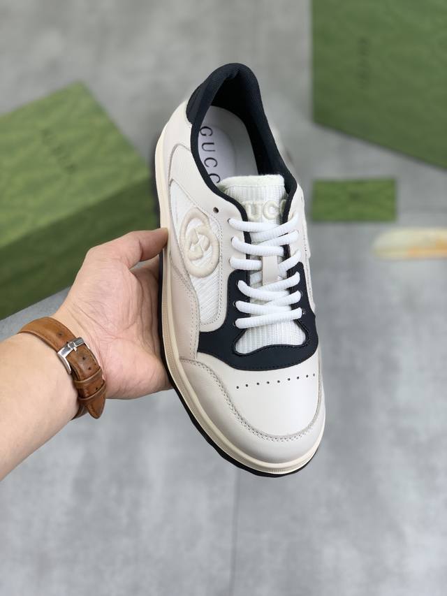 工厂价 实价 古奇gucci 官网最新款休闲时尚男鞋，爆款版型简洁大气，潮男专属.独有的官网最新品牌双g素元素古奇原版装饰，时尚又大方，面料原版小牛皮，全进口头