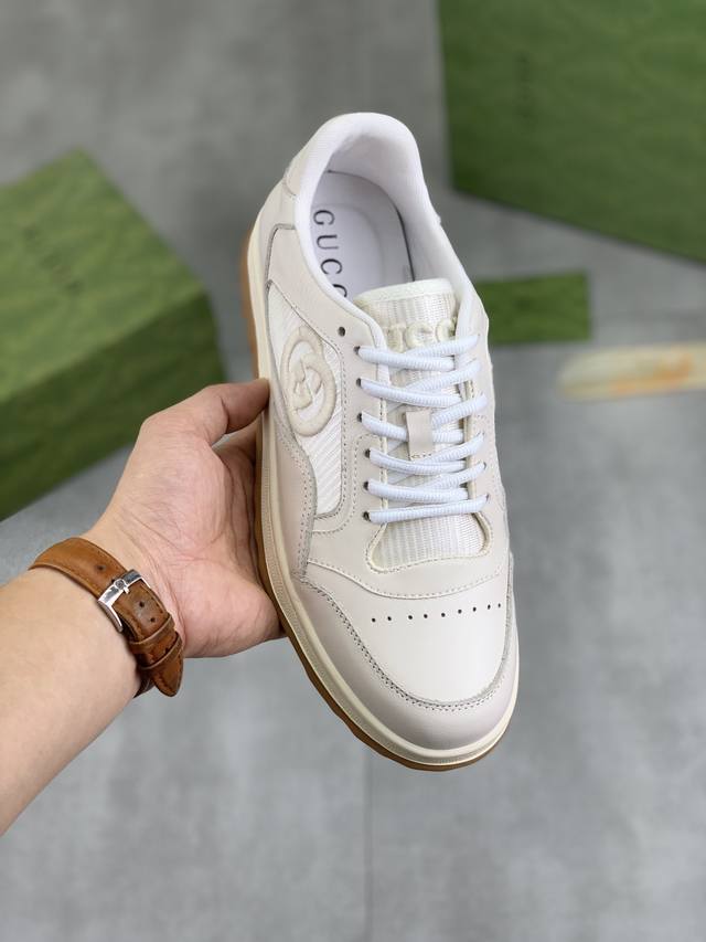 工厂价 实价 古奇gucci 官网最新款休闲时尚男鞋，爆款版型简洁大气，潮男专属.独有的官网最新品牌双g素元素古奇原版装饰，时尚又大方，面料原版小牛皮，全进口头