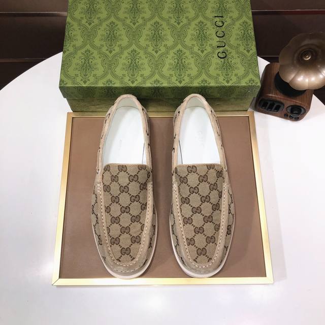 工厂 意大利顶级奢侈男鞋巨头 Gucci 古奇 全牛皮内里 新款报到原汁原味的欧式风格 赏心悦目为了让鞋子更加耐用不变形制作继续沿用传统做法 但仍然不乏创新皮质
