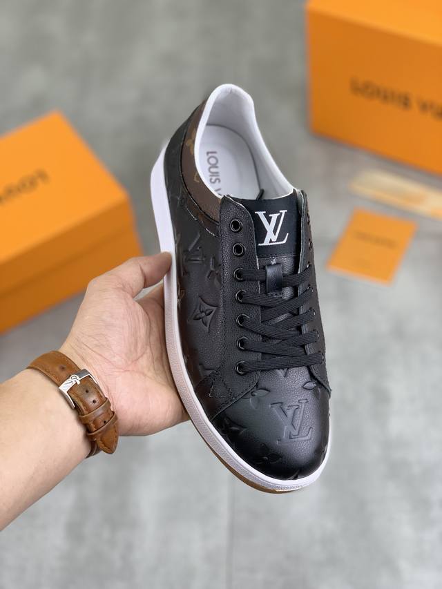 出厂价 实价 Louis Vuitton 新款lv路易威登 * Lv经典潮鞋！选用进口原厂柔软小牛皮，水染猪皮内里.原版耐磨橡胶大底！高品质精品！码数：38-4