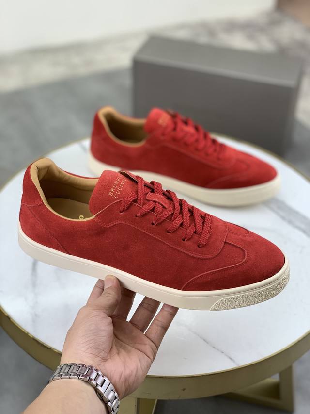 出厂价 实价 Bc新品brunello Cucinelli Bc春夏新款男士zg同步发售｜这款本季精美色彩的呢胶底鞋以柔软鞋面材料和绒质感麂后跟演绎休闲百搭风格