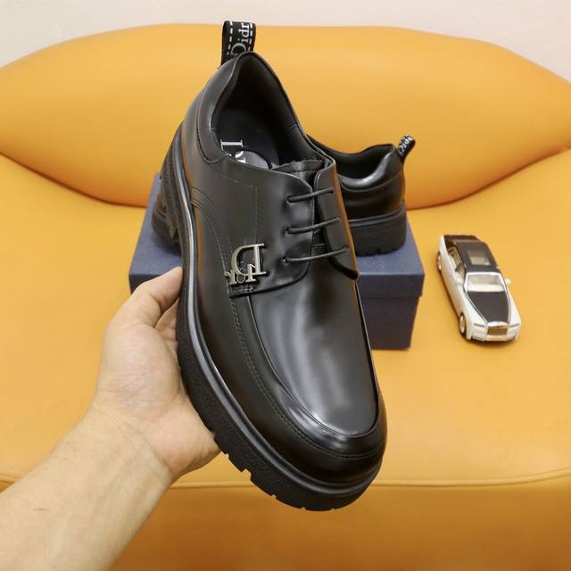 出厂价p 迪奥dior原版进口牛皮面料 男士时尚休闲鞋 尊贵奢侈品大牌元素 顶级奢华 牛皮内里轻便耐磨大底标准码：38 44 45定制