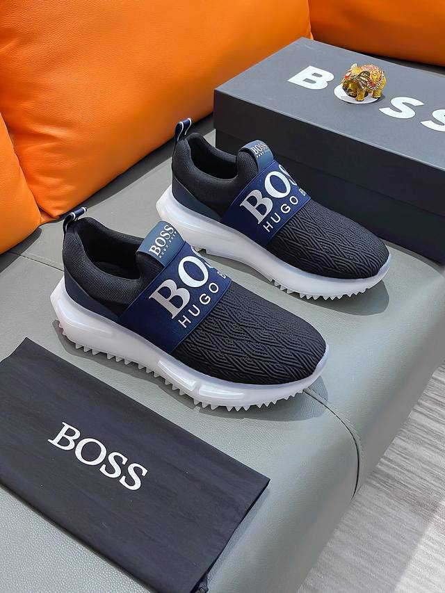 商品名称：Boss 波士 正规码数: 38-44 套脚鞋 商品材料：精选 飞织鞋面，舒适羊皮内里 ；原厂大底。