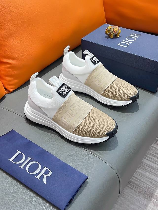商品名称：Dior 迪奥 正规码数: 38-44 套脚鞋 商品材料：精选 飞织鞋面，柔软羊皮内里；原厂大底。