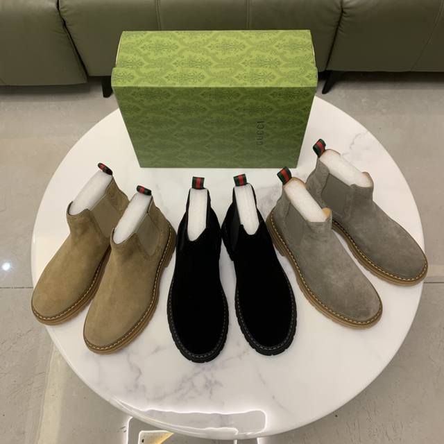 工厂价 高品质牛里 牛里 加绒 可选 可做无标 G家新品马丁靴加拿大进口全头层高丝光磨砂面料 采用3D数码工艺冲孔 高端大气上档次，穿着百搭，立体感十足，近图都