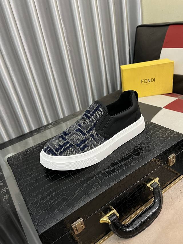 出厂价： Fendi.芬迪 新款 精品休闲鞋 原版高品质鞋面进口飞织网布拼接制作 真皮内里加厚乳胶鞋垫版型时尚 动感十足原版芬迪舒适大底 简洁大方运动休闲。码数