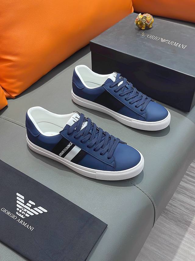 商品名称：Armani 阿玛尼 正规码数: 38-44 休闲鞋 商品材料：精选 牛皮鞋面，柔软羊皮垫脚；原厂特供大底。