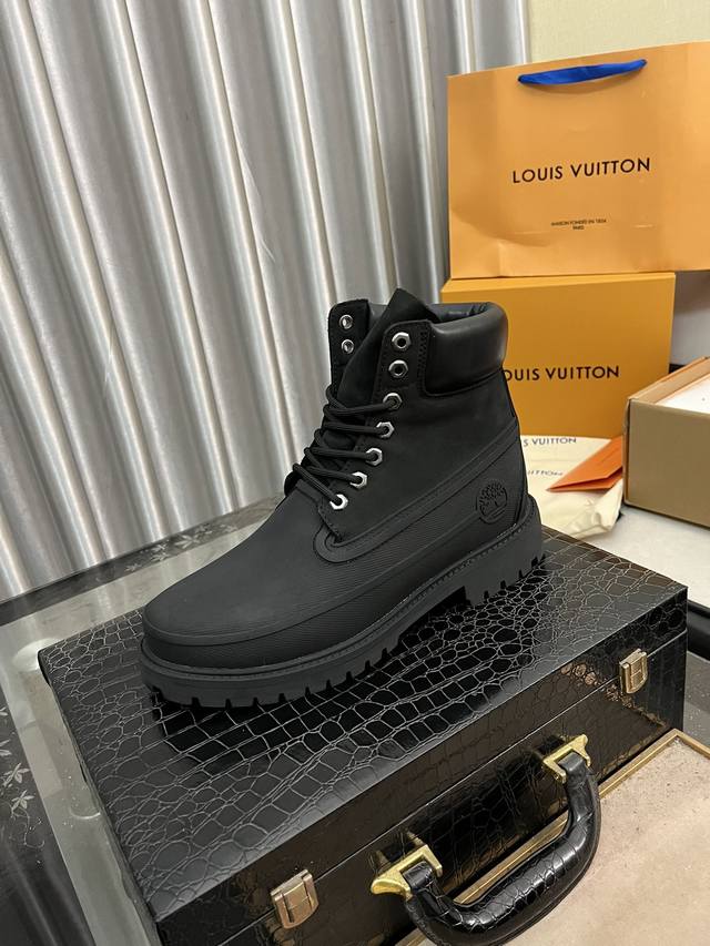 出厂价： 高帮靴子款 Louis Vuitton X Timberland联名 Via Instagram Lv 224 早秋 添柏岚 大黄靴 众多明星上脚 多