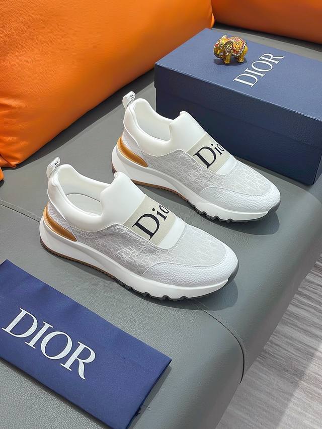 商品名称：Dior 迪奥 正规码数: 38-44 套脚鞋 商品材料：精选 牛皮鞋面，柔软羊皮内里；原厂大底。