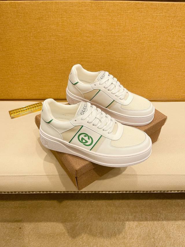 工厂价 Gucci 古奇2024新款精心打造，引爆全场！不断创新的国际品牌 此款男士四季休闲鞋，原版版本，鞋面采用牛皮面料 ，皮垫脚真爆超轻防滑大底，透气舒适以