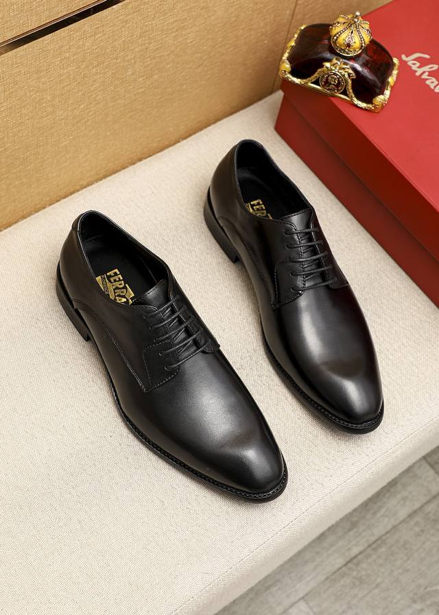 商品商标：Ferragamo 菲拉格慕 商务皮鞋 正码码数: 39-44 38.45.46订制 商品材料：精选 进口小牛皮鞋面，进口水染牛皮内里。强烈立体视觉效