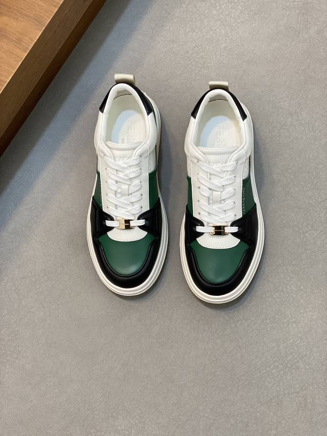 ferragamo 菲拉格慕 -高端品质 原单 -鞋面：纳帕小牛皮、鞋身车缝品牌logo -内里：品牌帆布，垫脚；水染牛皮 -大底：Tpr 橡胶发泡；双色成型大