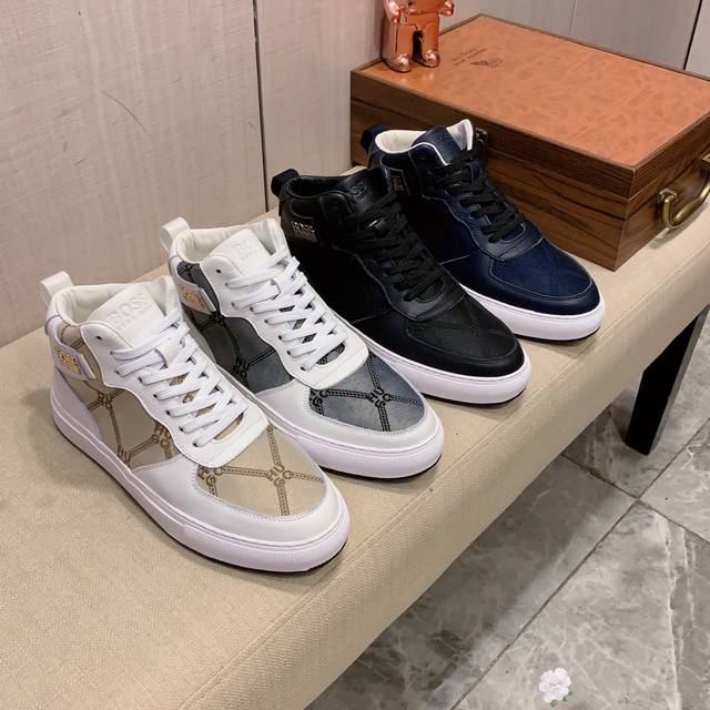 高帮新款: 厂价: Boss* 最新爆款休闲鞋，顶端品牌奢侈～代购，顶级～质量。鞋面選用进口透气牛皮搭配布料材质透气羊皮垫脚 精细做工。原版个性时尚柔软橡膠耐磨