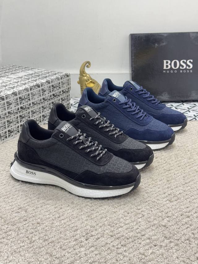 出厂价 实价 男士精品- Boss 运动男鞋，本款是官方主打经典款，1:1质量，原厂名师制作，采用进口布料拼接牛皮舒适透气完美楦型，大方时尚的设计，吸引了众多消