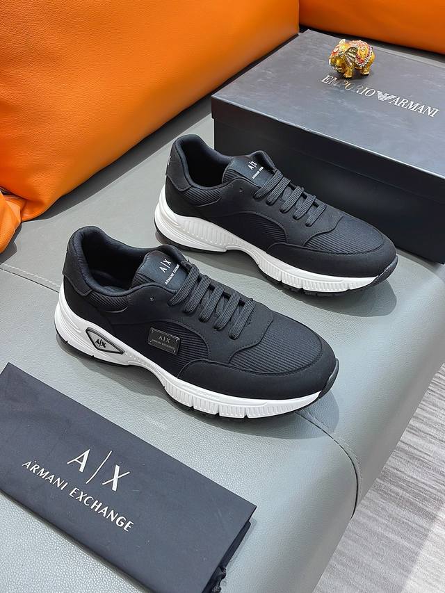 商品名称：Armani 阿玛尼 正规码数: 38-44 休闲鞋 商品材料：精选 牛皮鞋面，柔软羊皮垫脚；原厂特供大底。