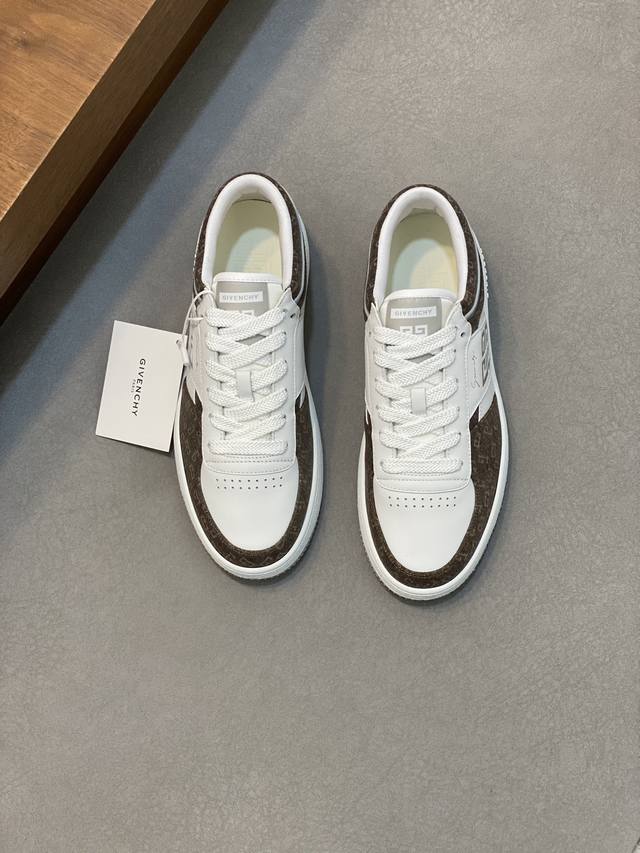 givenchy 纪梵希 -高端品质 原单 -鞋面；纳帕小牛皮、反绒小牛皮、鞋身丝印品牌logo -内里：水染羊皮 -大底：超轻tpr 橡胶; 成型大底 -超高