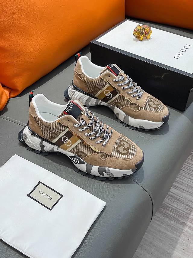 商品名称：Gucci 古驰 正规码数: 38-44 休闲鞋 商品材料：精选 牛皮鞋面，柔软羊皮内里；原厂大底。
