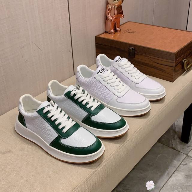 新款: 厂价: Boss* 最新爆款休闲鞋，顶端品牌奢侈～代购，顶级～质量。鞋面選用进口透气牛皮搭配材质透气羊皮垫脚 精细做工。原版个性时尚柔软橡膠耐磨防滑大底