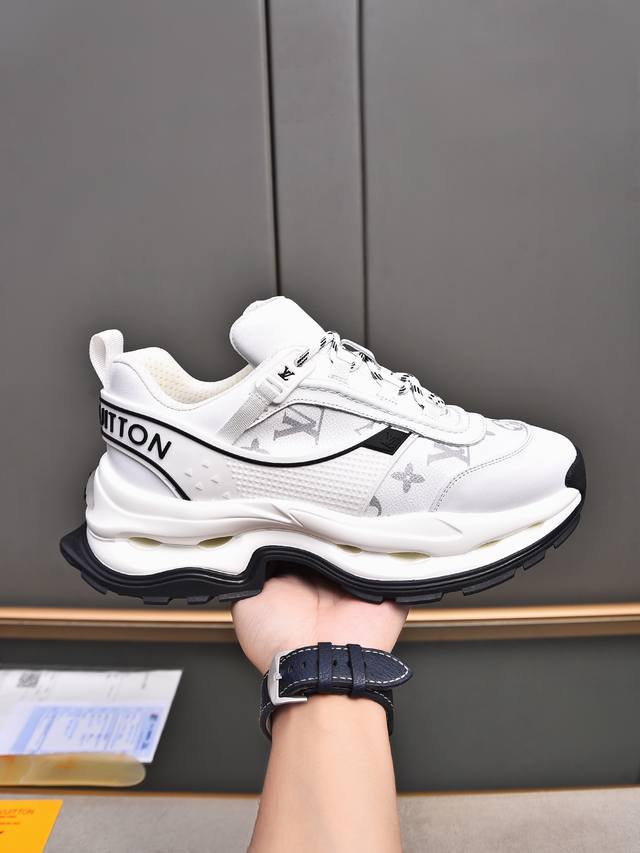 Louis Vuitton 路易威登2024新品米兰时装走秀款lv家标志，大咖风范，时尚潮人必备进口材料牛皮透气网里特供大底码数39-44 38 45 46定做