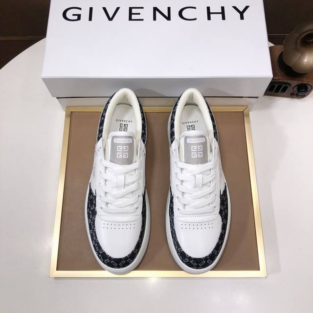 工厂 Givenchy.纪梵希 专柜同步发售鞋面：意大利进口品牌印花布匹 尽显奢华，透气网布内里加上双层组合，脚感舒适，鞋底：原厂特供橡胶发泡大底，轻便，舒适，
