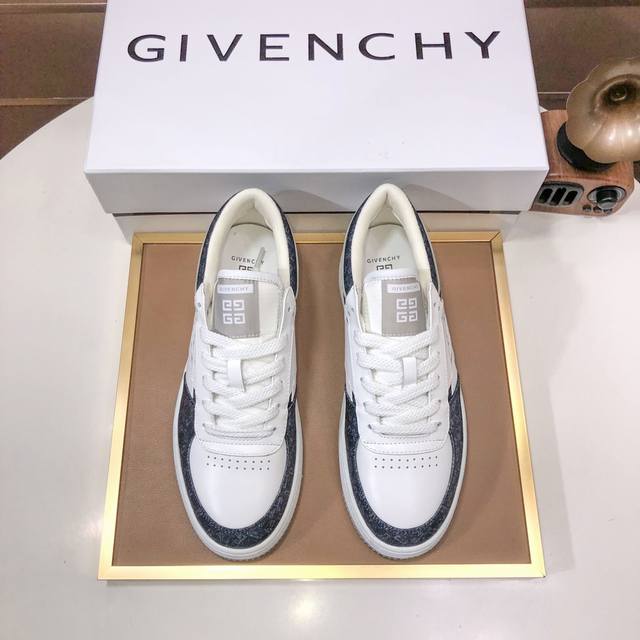 工厂 Givenchy.纪梵希 专柜同步发售鞋面：意大利进口品牌印花布匹 尽显奢华，透气网布内里加上双层组合，脚感舒适，鞋底：原厂特供橡胶发泡大底，轻便，舒适，
