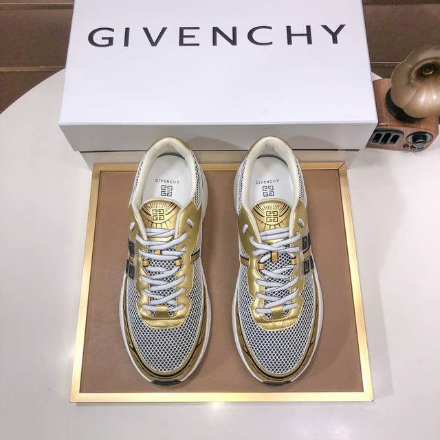 工厂 Givenchy.纪梵希 专柜同步发售鞋面：意大利进口品牌印花布匹 尽显奢华，透气网布内里加上双层组合，脚感舒适，鞋底：原厂特供橡胶发泡大底，轻便，舒适，