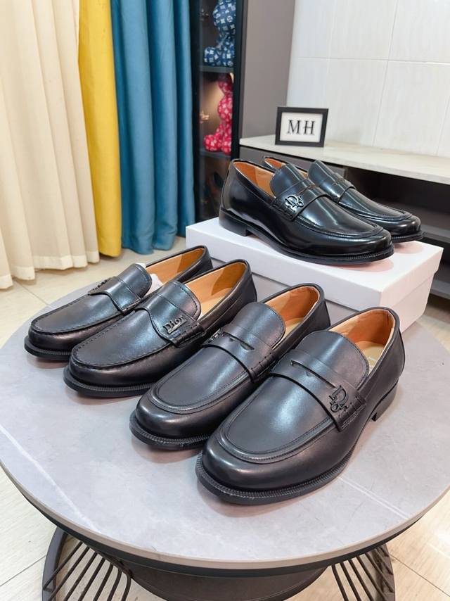 出厂价 高品质 Dior .迪奥 原单代购、高端皮鞋、面料：采用意大利进口牛皮水染牛里 牛皮里特供原版橡胶大底、做工精细、实物拍摄size：38-44